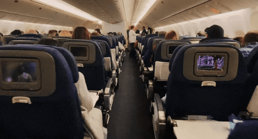 Qual é a relação entre gastos de empresas e digitalização?